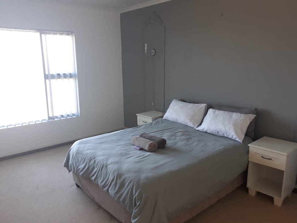 49-mainbedroom