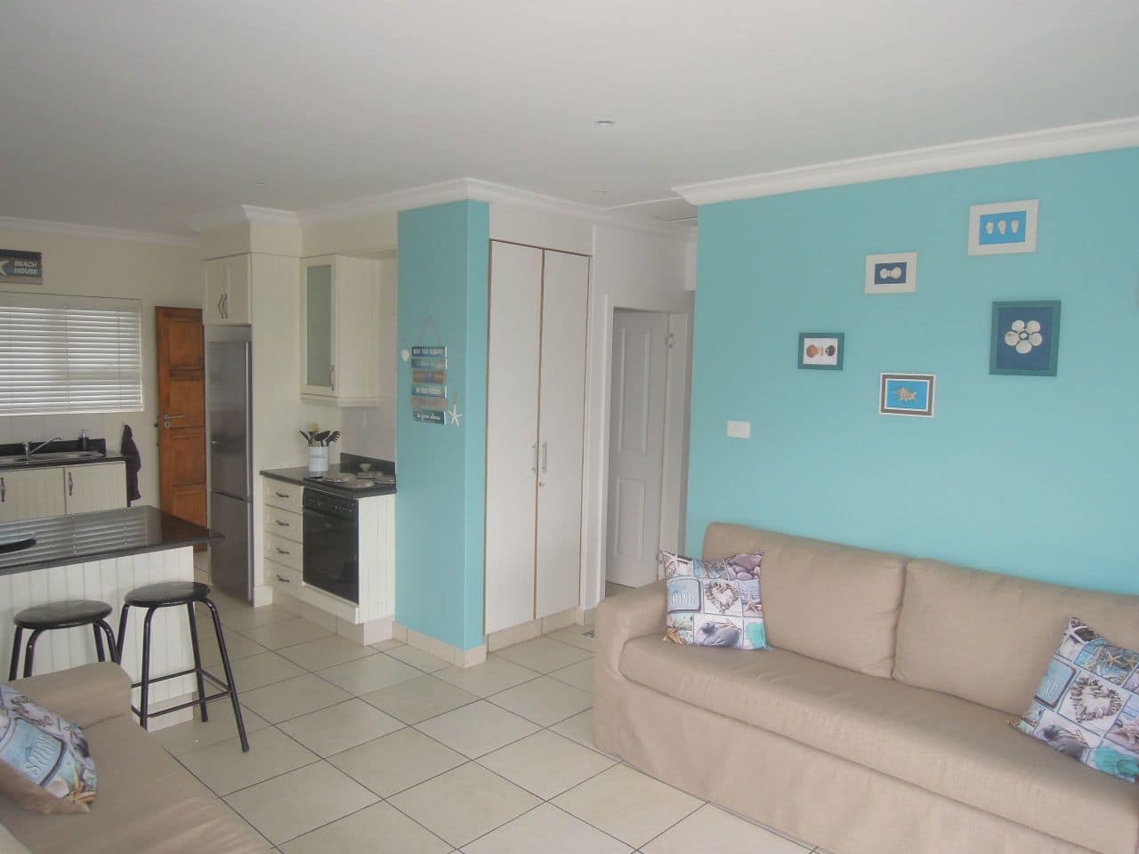 AnyConv.com__umt3-lounge and kitchenb