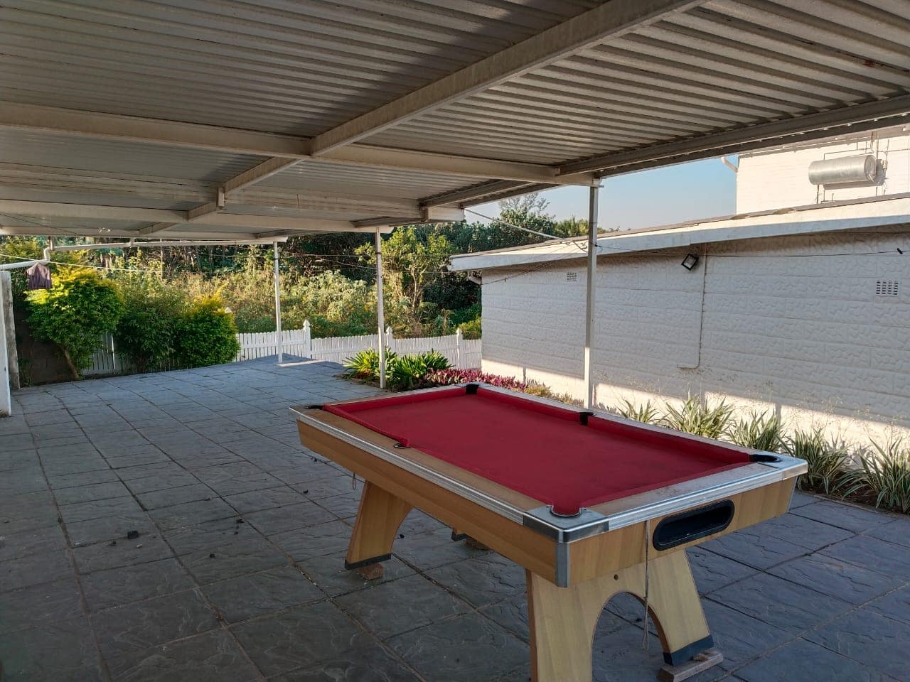 WH-pool table