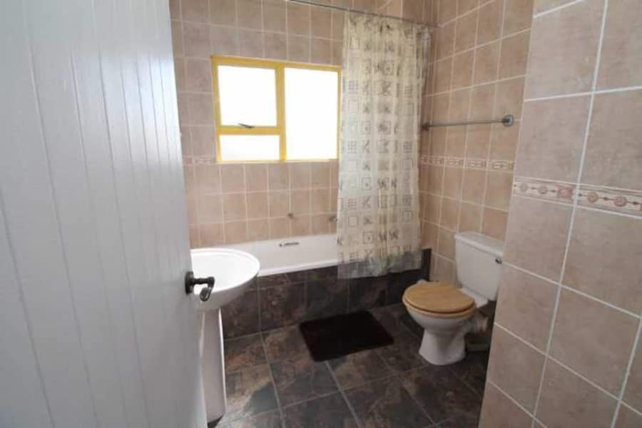 19T-family bathroom